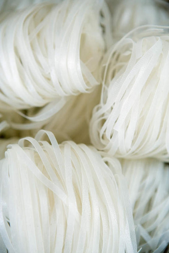 面食,面条,意大利面,无人,竖图,俯视,室内,特写,白天,西餐,一堆,许多,阴影,堆叠,堆积,条状,面,料理,食品,食物,西式,堆,彩图,高角度拍摄