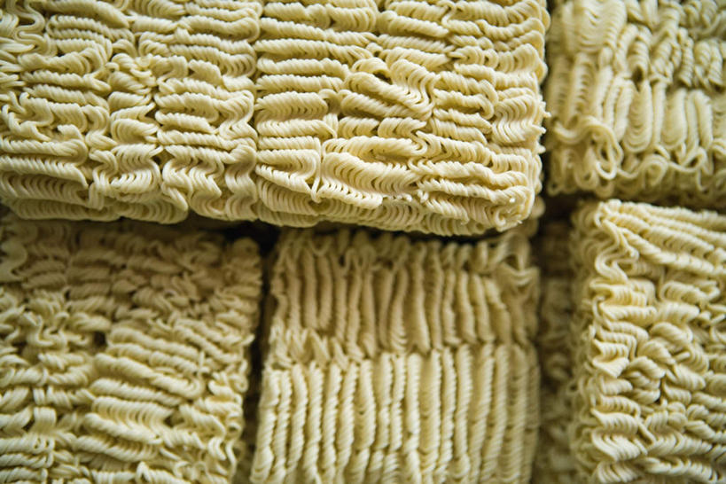 面食,面条,无人,横图,俯视,室内,特写,白天,烹饪,一排,许多,整齐,正方形,面,日本料理,料理,食品,拉面,菜肴,美食,食物,排列,日式料理,日式,佳肴,块状,队列,日本拉面,彩图,高角度拍摄