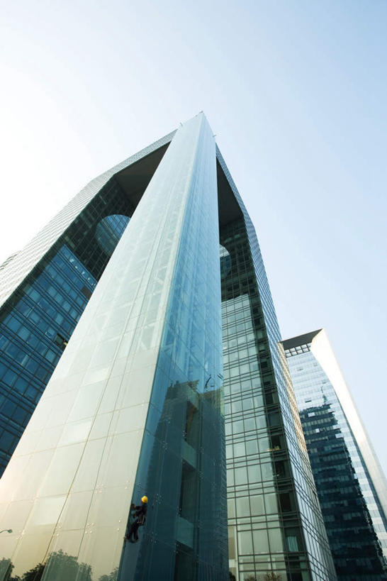 无人,家,高楼大厦,竖图,室外,白天,仰视,度假,办公楼,美景,城市风光,城市,大厦,建筑,摩天大楼,写字楼,广州,中国,亚洲,阴影,光线,影子,房屋,屋子,景观,公寓,娱乐,洋房,楼房,住宅,蓝色,蓝天,天空,阳光,楼宇,天,享受,休闲,商务楼,景色,放松,晴朗,东亚,广东,广东省,万里无云,中华人民共和国,华南地区,省会,广州市,粤,晴空,晴空万里,彩图,低角度拍摄,房子,大楼,高层建筑,高楼,摩天楼