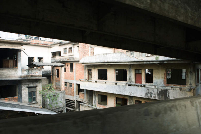 无人,家,横图,俯视,室外,白天,旅游,度假,植物,窗户,建筑,广州,中国,亚洲,阴影,光线,影子,房屋,屋子,娱乐,建设,楼房,玻璃窗,住宅,树,树木,绿色,天空,阳光,自然,天,享受,休闲,放松,生长,成长,东亚,广东,广东省,中华人民共和国,华南地区,省会,广州市,粤,彩图,高角度拍摄,房子