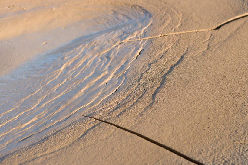 无人,横图,俯视,室外,白天,美景,水,阴影,干裂,光线,液体,影子,景观,泥土,水滴,土壤,阳光,自然,景色,干旱,灾难,自然风光,彩图,高角度拍摄