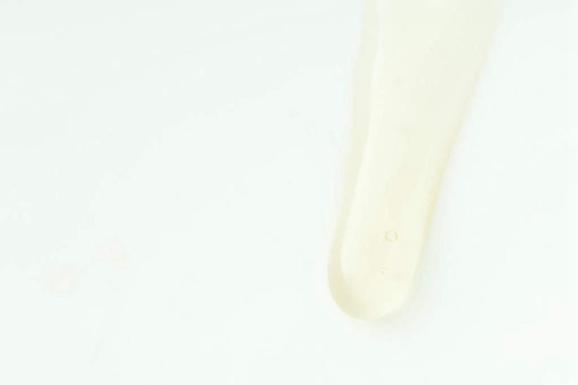 无人,横图,俯视,室内,特写,白天,水,波纹,透明,液体,水滴,水珠,黄色,水纹,流动,流淌,滴下,彩图,高角度拍摄