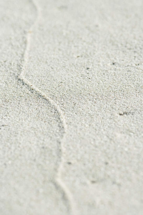 无人,竖图,俯视,室外,特写,白天,美景,沙滩,一条,裂痕,沙子,海岸,景观,沙地,痕迹,自然,景色,自然风光,沙画,海滩,彩图,高角度拍摄