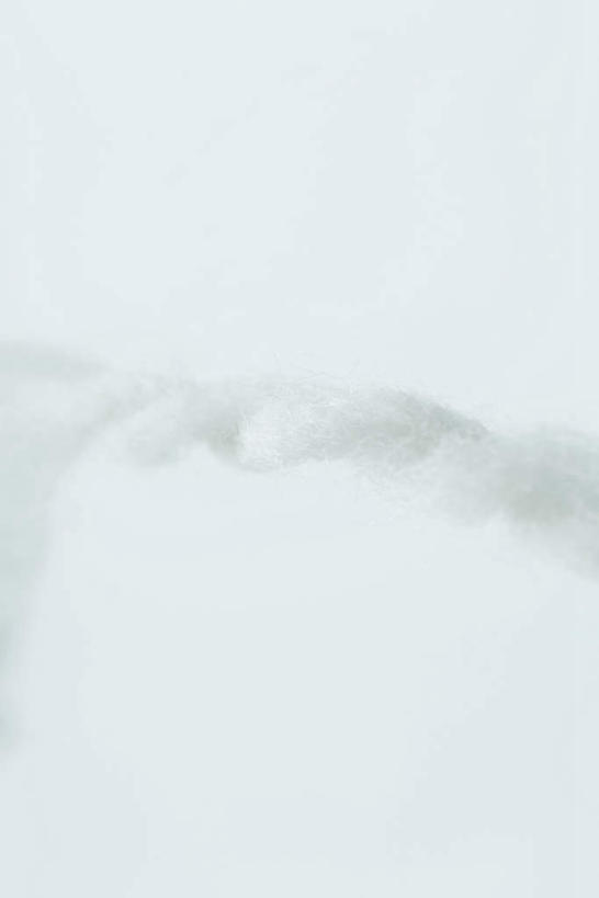 无人,竖图,俯视,室内,特写,白天,白色背景,许多,棉絮,棉花,棉质,白色,线绳,摄影,影棚,轻柔,彩图,高角度拍摄,影棚拍摄,拍摄