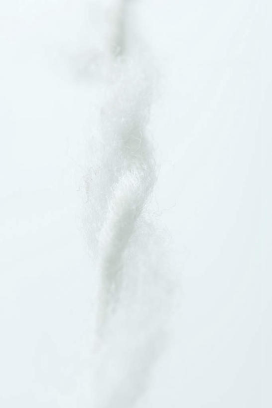无人,竖图,俯视,室内,特写,白天,白色背景,许多,棉絮,棉花,棉质,白色,线绳,摄影,影棚,轻柔,彩图,高角度拍摄,影棚拍摄,拍摄
