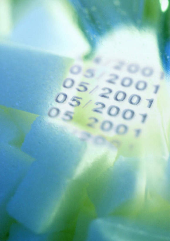 竖图,室内,白天,正面,抽象,数码,科技,一排,许多,阴影,整齐,网络,数字,高光,几何,计算机图形,合成,排列,夸张,阿拉伯数字,电脑合成图,数码合成图,队列,深奥,半身,彩图