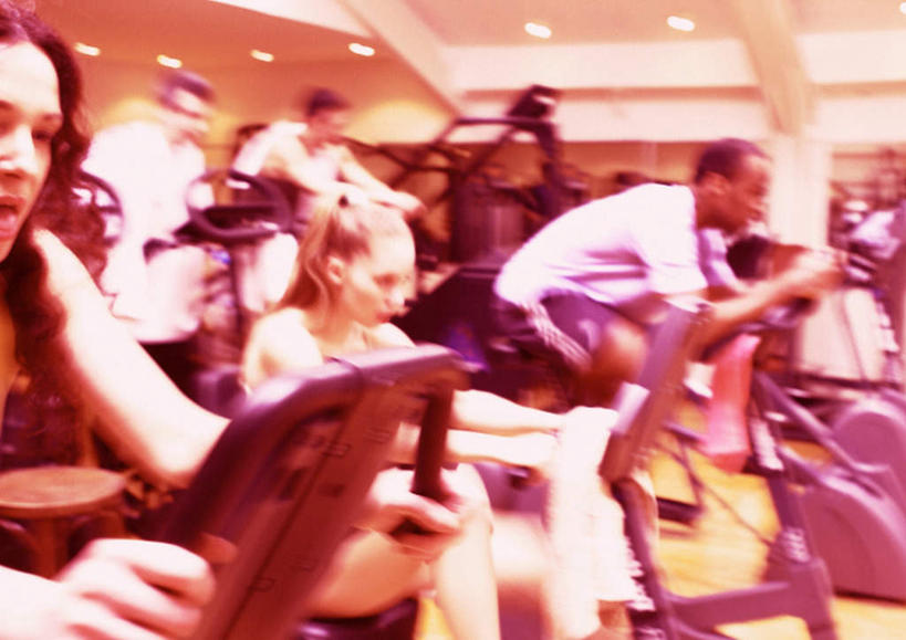 西方人,伙伴,朋友,健身房,坐,横图,室内,白天,侧面,锻炼,友谊,运动,欧洲,欧洲人,许多人,一群人,器械,健身器械,体育,友情,男人,男性,年轻男性,年轻女性,女人,女性,白种人,坐着,半身,彩图,健身,健身馆,跑步机