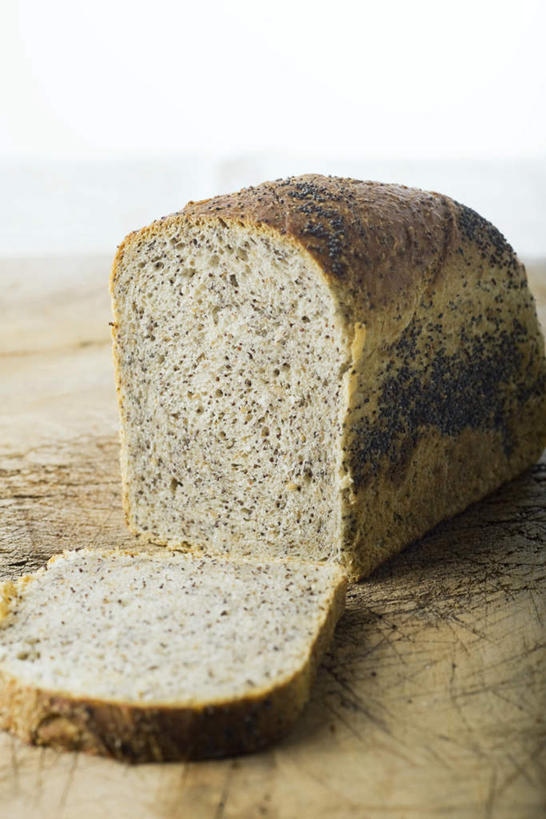 点心,面包,无人,竖图,俯视,室内,特写,白天,白色背景,农作物,小麦,桌面,桌子,木板,木头,木,谷物,食品,面点,燕麦,食物,糕点,健康,稻谷,稻子,放,摄影,麦子,影棚,切片面包,杂粮,彩图,高角度拍摄,影棚拍摄,拍摄