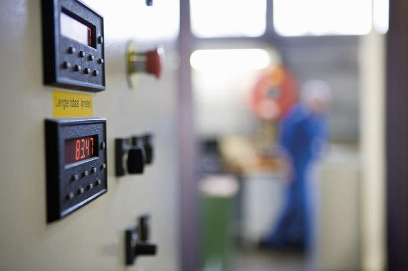 无人,工厂,横图,室内,特写,白天,正面,机器,窗户,门,朦胧,模糊,织布机,墙,玻璃窗,墙壁,墙面,门框,机械,纺织厂,控制面板,彩图,工地,制造厂