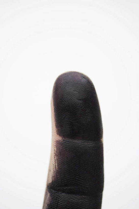 无人,竖图,室内,特写,白天,白色背景,正面,一根,阴影,光线,影子,黑色,阳光,手指,摄影,影棚,食指,指纹,彩图,影棚拍摄,拍摄