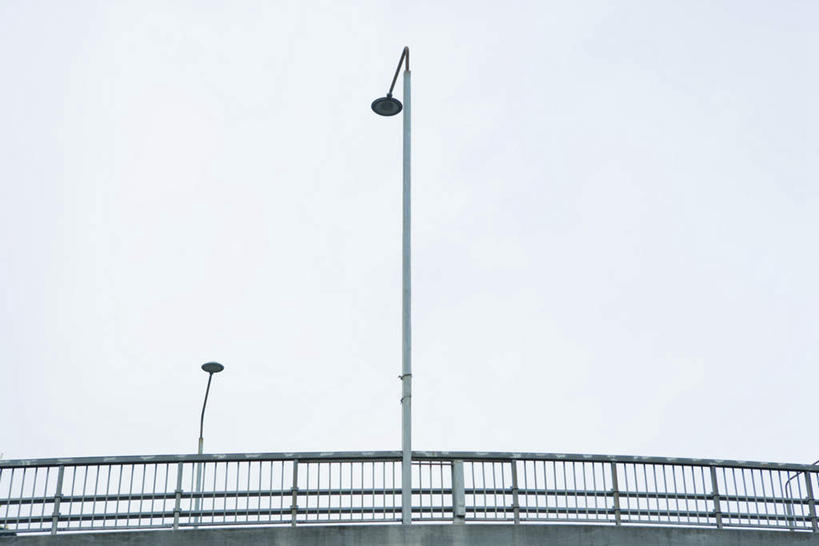 无人,栏杆,横图,室外,白天,正面,旅游,度假,石头,美景,路灯,石子,景观,云,云朵,围栏,桥,灯光,云彩,娱乐,石桥,护栏,拱桥,栈桥,灯,蓝色,白云,蓝天,天空,自然,天,享受,休闲,景色,放松,拱形,人行桥,石拱桥,照明设备,自然风光,石块,彩图