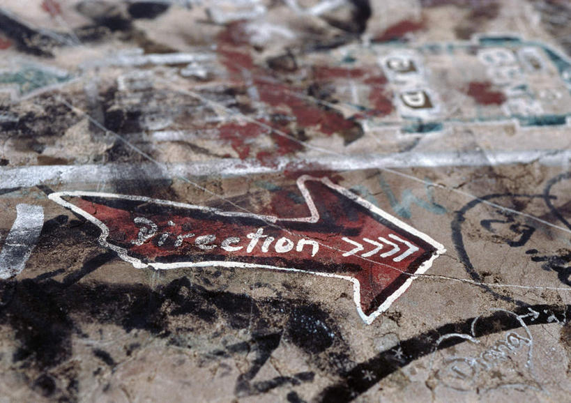 无人,横图,室外,白天,正面,道路,路,公路,标志,文字,字符,字母,交通,方向,标识,箭头,英文字母,指向,簇,马路,彩图