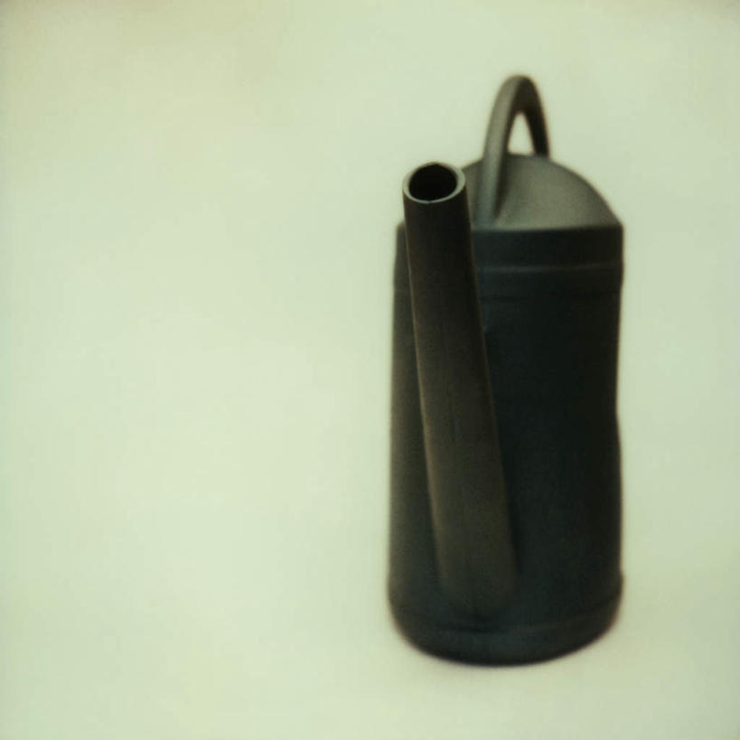 无人,方图,室内,特写,白天,白色背景,正面,静物,朦胧,模糊,壶,洒水壶,水壶,一个,摄影,影棚,单个,彩图,影棚拍摄,拍摄