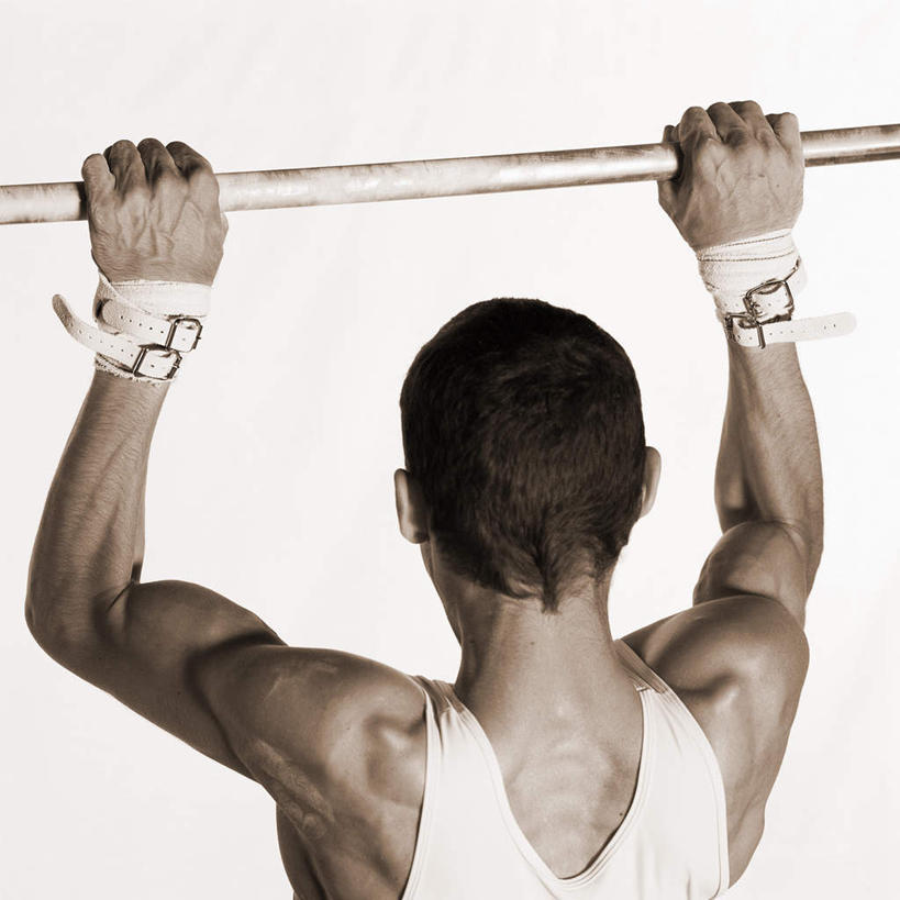 西方人,肌肉,一个人,运动员,方图,室内,白天,白色背景,锻炼,运动,单杠,欧洲,欧洲人,仅一个男性,仅一个人,握,体操,护腕,运动器械,仅一个年轻男性,背面,健身器械,力量,握着,摄影,影棚,支撑,健美,健身器材,体操运动员,体操服,体操运动,横杆,体育,男人,男性,年轻男性,白种人,体育运动员,运动选手,半身,彩图,影棚拍摄,健身,拍摄,运动器材