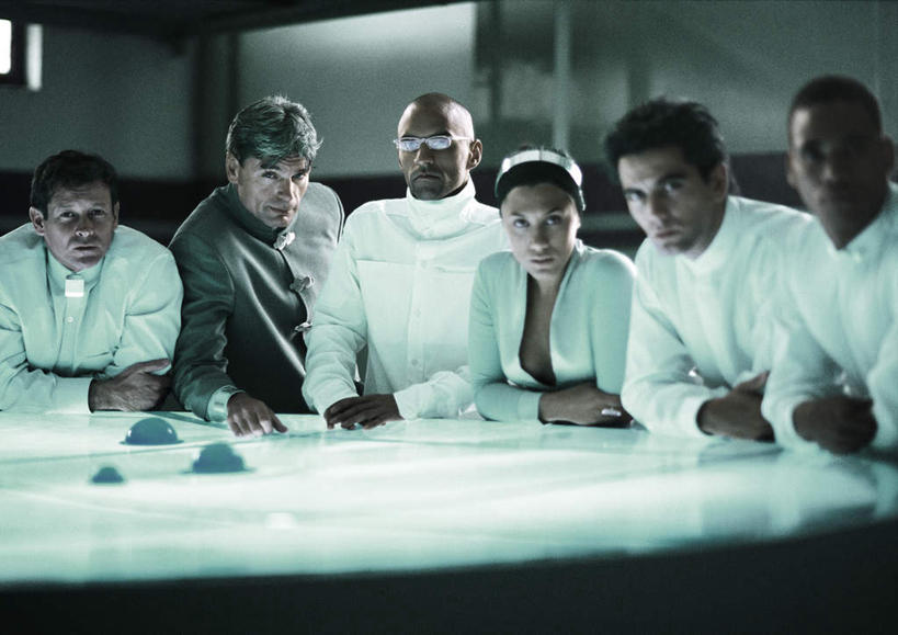 西方人,头发,伙伴,同事,朋友,商务人士,商务女性,办公室,栏杆,站,笑,摸,说,微笑,露齿笑,横图,室内,白天,正面,讨论,友谊,成功,合作,团队,集体,信心,显示器,桌子,欧洲,欧洲人,一排,一张,撑,抚摸,套装,开会,整齐,会议,屏幕,办公桌,墙,围栏,许多人,托腮,注视,显示屏,队伍,护栏,墙壁,墙面,排列,黑色,低头,观察,看,托,站着,一群人,观看,察看,领导,撑着,成就,队列,关注,托下巴,商务装,合伙,领袖,工薪阶层,输出设备,交流,友情,男人,男性,年轻男性,年轻女性,女人,女性,白种人,白领,上班族,触摸,沟通,讲话,交谈,接触,商讨,说话,谈话,站立,半身,彩图