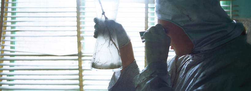 西方人,一个人,科学家,站,举,横图,室内,白天,侧面,实验,仪器,窗户,欧洲,欧洲人,仅一个男性,仅一个人,一排,许多,握,阴影,检查,研究,整齐,反射,分析,光线,科学,方格,罐子,显微镜,影子,实验室,研究室,拿,拿着,注视,玻璃窗,玻璃制品,排列,仅一个年轻男性,一个,阳光,玻璃瓶,瓶子,观察,看,托,站着,清晰,探索,握着,放大,单个,观看,仔细,透镜,科研,察看,凸透镜,聚焦,队列,关注,化验,检验,研究所,科学研究者,化验室,检验室,光学,清楚,男人,男性,年轻男性,白种人,科学工作者,举起,举手,举着,向上举,向上伸,向上托,站立,半身,彩图