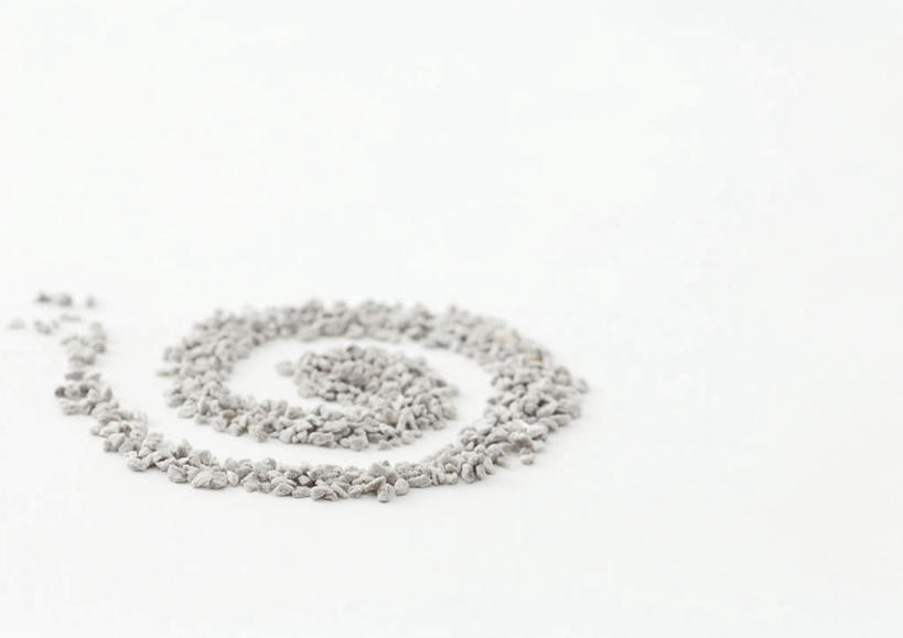 无人,横图,室内,特写,白天,白色背景,正面,石头,美景,桌子,静物,一堆,许多,堆叠,堆积,螺旋,石子,办公桌,景观,漩涡,灰色,自然,景色,摄影,影棚,堆,自然风光,螺纹,螺线,石块,岩石,彩图,影棚拍摄,拍摄