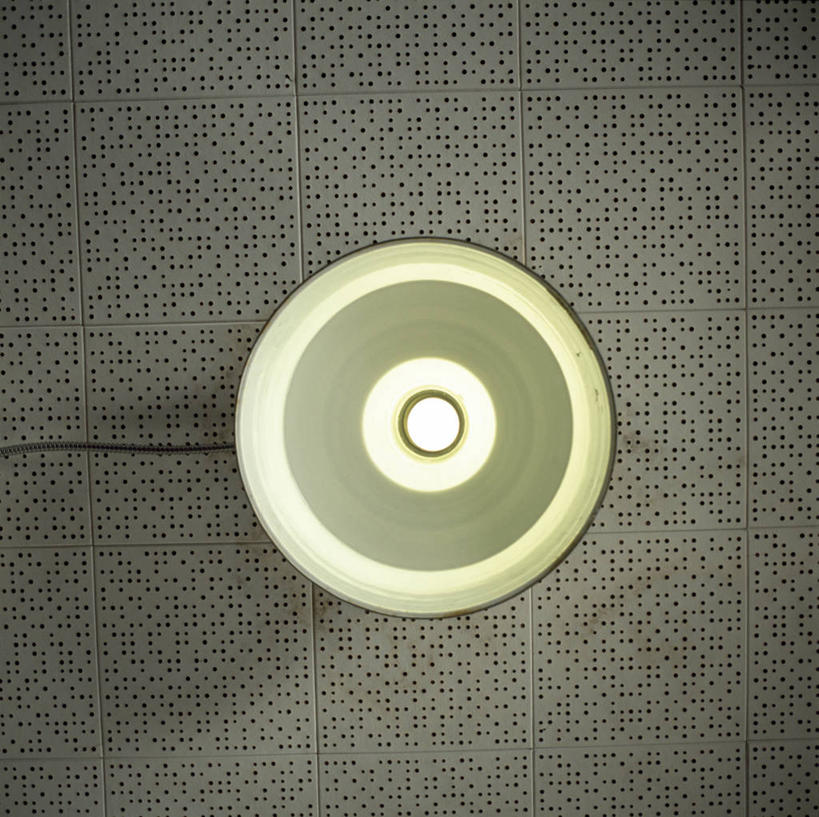 无人,横图,室内,特写,白天,仰视,天花板,静物,照明,阴影,反射,圆形,图形,影子,圆,墙,灯光,几何,吊灯,墙壁,墙面,灯,绿色,灰色,灯具,照亮,照明设备,数学,一盏,彩图,低角度拍摄,几何图形,平面图形