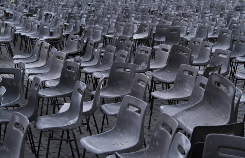 无人,横图,俯视,黑白,室外,特写,白天,度假,美景,城市风光,城市,静物,椅子,欧洲,梵蒂冈,一排,许多,整齐,并列,并排,塑料,景观,娱乐,排列,灰色,塑料制品,享受,休闲,景色,放松,队列,南欧,平行,柔和,大方,细致,中间色,朴素,平稳,梵蒂冈城国,高角度拍摄