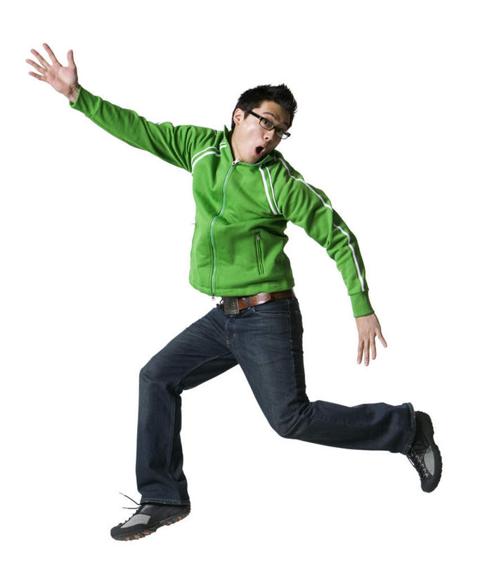 东方人,一个人,站,伸展双臂,笑,微笑,露齿笑,竖图,室内,白天,白色背景,正面,亚洲,仅一个男性,仅一个人,服装,眼镜,注视,休闲装,黄种人,腰带,仅一个年轻男性,衣服,绿色,观察,看,站着,休闲,休闲服,摄影,服饰,影棚,观看,皮带,察看,关注,近视眼镜,配饰,裤带,男人,男性,年轻男性,亚洲人,敞开双臂,伸开双臂,展开双肩,站立,张开手臂,张开双臂,彩图,全身,影棚拍摄,拍摄