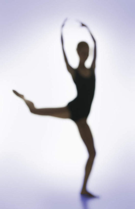 西方人,一个人,跳舞者,站,举,竖图,室内,白天,正面,运动服,锻炼,运动,欧洲,欧洲人,仅一个年轻女性,仅一个女性,仅一个人,紫色背景,服装,体操,背光,衣服,黑色,托,站着,活力,摄影,服饰,影棚,张开双腿,优美,衣着,穿着,逆光,体操服,自由体操,衣饰,展开双腿,体育,年轻女性,女人,女性,白种人,舞蹈家,舞蹈演员,舞者,举起,举手,举着,向上举,向上伸,向上托,站立,彩图,全身,影棚拍摄,健身,拍摄,半体服,伸展双腿,运动装