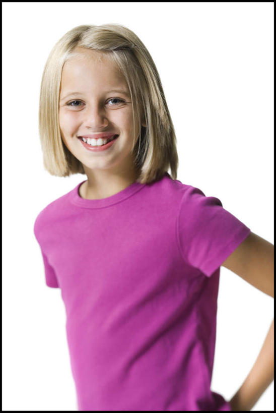 西方人,儿童,一个人,站,笑,微笑,露齿笑,竖图,室内,白天,白色背景,正面,纯洁,欧洲,欧洲人,仅一个女性,仅一个人,服装,注视,休闲装,手叉腰,小孩,衣服,粉色,叉腰,观察,看,站着,仅一个小孩,休闲,休闲服,可爱,童年,童趣,摄影,服饰,影棚,观看,察看,关注,童真,烂漫,无邪,天真,女孩,女人,女性,白种人,孩子,站立,半身,彩图,影棚拍摄,拍摄,女生