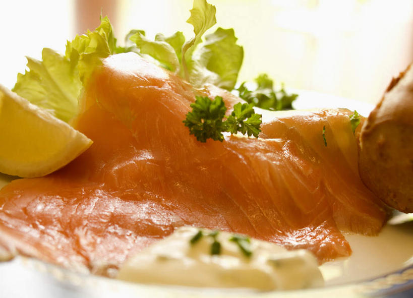 三文鱼,无人,横图,俯视,室内,特写,白天,餐桌,桌子,鲑鱼,柠檬,芹菜,蔬菜,水果,朦胧,模糊,新鲜,肉,生食,鱼肉,食品,果实,蔬果,肉类,食物,黄色,有机食品,绿色食品,荷兰芹,欧芹,香芹,餐台,大马哈鱼,肉食,法香,巴西利,洋香菜,洋芫荽,法国香菜,撒蒙鱼,萨门鱼,冰海之皇,鲑,旱芹菜,番荽,马哈鱼,麻哈鱼,大麻哈鱼,益母果,柠果,彩图,高角度拍摄