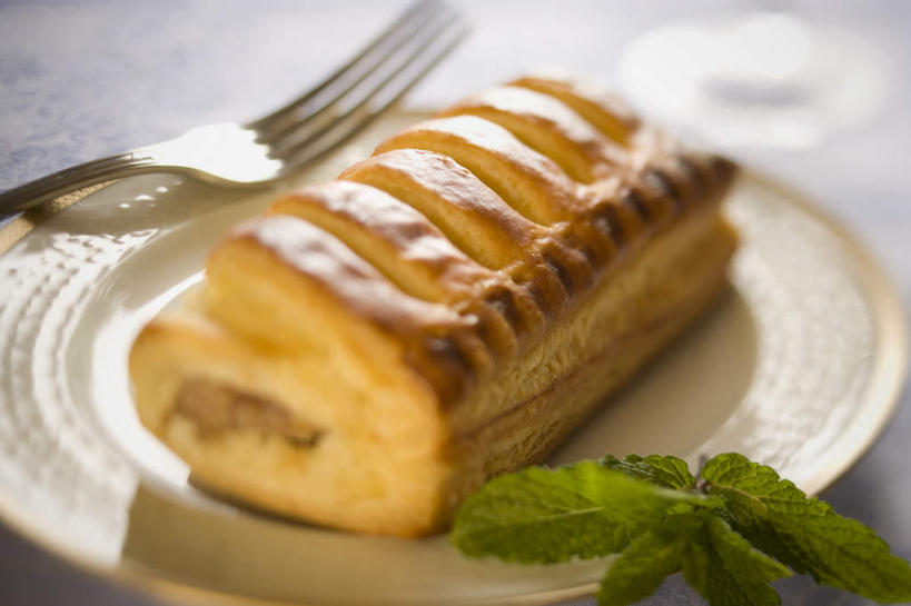 点心,无人,横图,俯视,室内,特写,白天,下午茶,植物,餐桌,桌子,餐具,叶子,一把,一块,朦胧,模糊,叉子,碟子,盘,香料,食品,绿叶,草药,中药,食物,糕点,盘子,碟,香草,嫩叶,餐台,罗勒,紫苏,药材,中草药,餐叉,九层塔,圣约瑟夫草,甜罗勒,兰香,中药材,本草,叶,叶片,进餐用具,彩图,高角度拍摄,蛋糕