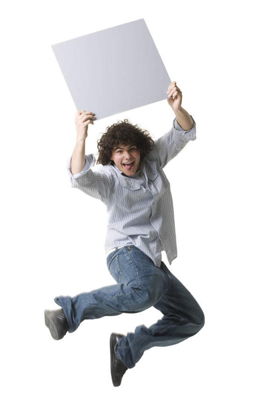 西方人,一个人,跳,举,笑,微笑,露齿笑,竖图,室内,白天,白色背景,正面,指示牌,欧洲,欧洲人,仅一个男性,仅一个人,服装,裤子,标志,广告牌,注视,牛仔裤,休闲装,标识,仅一个年轻男性,一个,衣服,观察,看,托,休闲,休闲服,摄影,服饰,影棚,单个,观看,察看,关注,男人,男性,年轻男性,白种人,举起,举手,举着,跳跃,向上举,向上伸,向上托,彩图,全身,影棚拍摄,拍摄