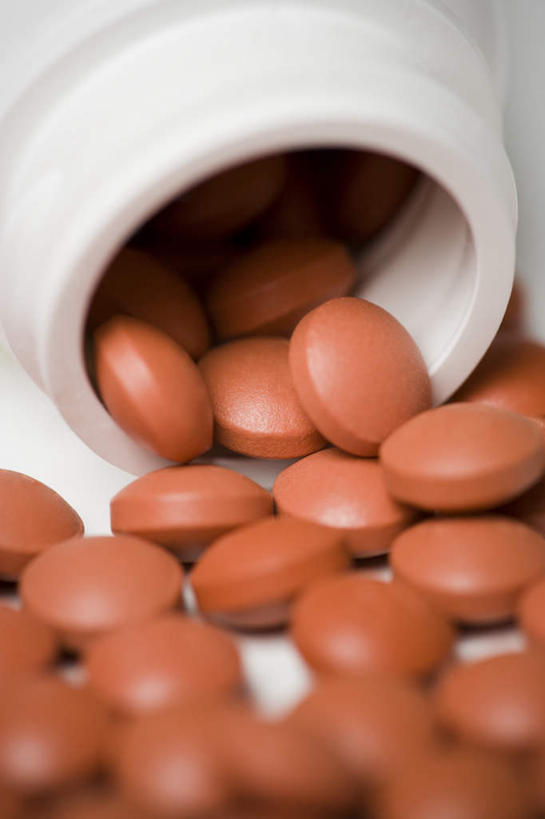 无人,竖图,俯视,室内,特写,白天,安全,静物,一堆,许多,阴影,堆叠,堆积,朦胧,模糊,反射,药剂,药丸,影子,塑料,棕色,防护,药片,一个,容器,塑料制品,药品,治疗,摄影,影棚,单个,储藏,堆,保护,药物,医疗,储存,保险,预防,平安,彩图,高角度拍摄,影棚拍摄,拍摄,贮存