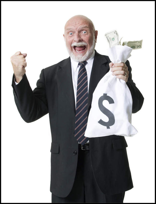 西方人,胡须,一个人,商务人士,商务男性,站,笑,微笑,露齿笑,竖图,室内,白天,白色背景,正面,衬衫,袋子,欧洲,欧洲人,仅一个男性,仅一个人,握,套装,标志,文字,字符,字母,领带,麻袋,注视,标识,容器,观察,看,站着,张嘴,仅一个老年男性,握着,摄影,影棚,观看,储藏,察看,象征,庄重,储存,关注,商务装,身份,张大嘴巴,工薪阶层,正式,地位,货币,老年男性,男人,男性,白种人,胡子,络腮胡,白领,上班族,张开嘴,站立,半身,彩图,影棚拍摄,衬衣,拍摄,贮存