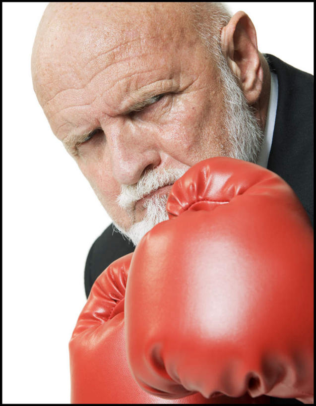 西方人,脸,头,脸颊,胡须,一个人,商务人士,商务男性,竖图,室内,特写,白天,白色背景,正面,衬衫,安全,欧洲,欧洲人,仅一个男性,仅一个人,套装,防护,领带,拳击手套,注视,运动器械,两个,红色,手套,观察,看,仅一个老年男性,健身器械,摄影,影棚,观看,保护,察看,象征,庄重,关注,保险,商务装,身份,健身器材,工薪阶层,保全,周全,安稳,安定,正式,地位,防护手套,平安,老年男性,男人,男性,白种人,头部,胡子,络腮胡,脸部,脸蛋,面部,白领,上班族,半身,彩图,影棚拍摄,衬衣,拍摄,运动器材