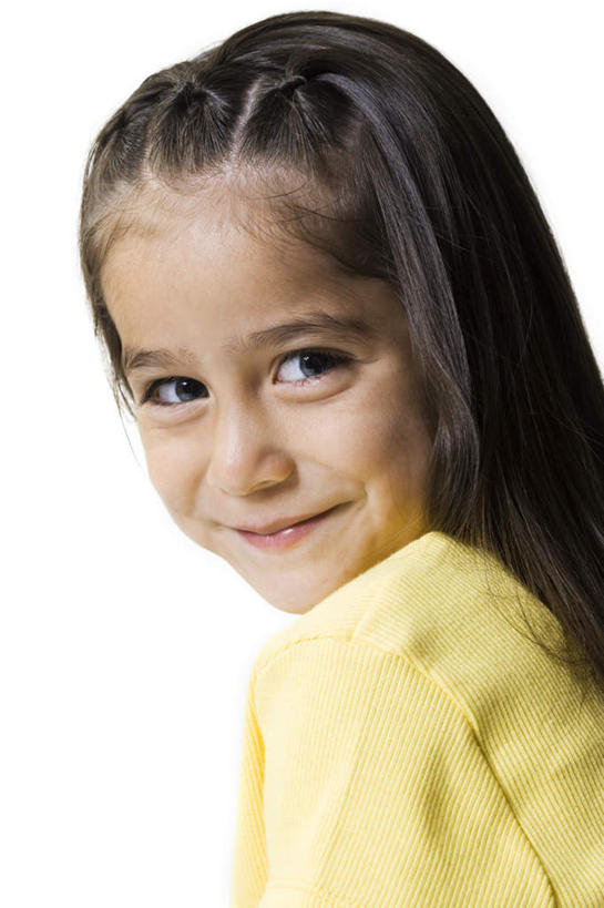 西方人,儿童,一个人,笑,微笑,竖图,室内,白天,白色背景,侧面,纯洁,欧洲,欧洲人,仅一个女性,仅一个人,服装,扭头,注视,休闲装,小孩,衣服,黄色,观察,看,转头,仅一个小孩,休闲,休闲服,可爱,童年,童趣,摄影,服饰,影棚,观看,察看,关注,童真,烂漫,无邪,天真,女孩,女人,女性,白种人,孩子,半身,彩图,影棚拍摄,拍摄,女生