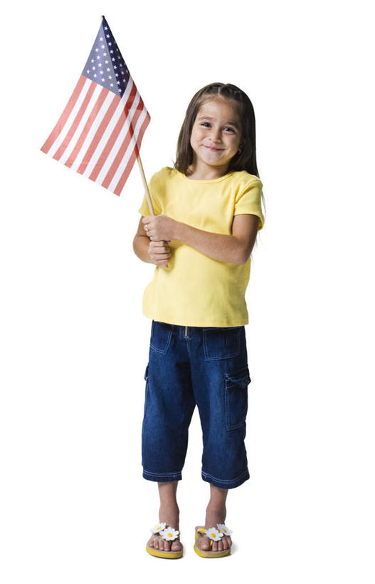 西方人,儿童,一个人,站,竖图,室内,白天,白色背景,正面,纯洁,旗帜,国旗,欧洲,欧洲人,仅一个女性,仅一个人,握,服装,注视,休闲装,一个,小孩,衣服,黄色,观察,看,站着,仅一个小孩,休闲,休闲服,可爱,童年,童趣,握着,美国国旗,摄影,服饰,影棚,单个,观看,察看,关注,童真,烂漫,无邪,天真,女孩,女人,女性,白种人,孩子,旗,站立,彩图,全身,影棚拍摄,拍摄,女生