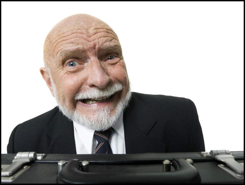 西方人,脸,头,脸颊,胡须,秃头,一个人,商务人士,商务男性,横图,室内,特写,白天,白色背景,正面,衬衫,欧洲,欧洲人,仅一个男性,仅一个人,套装,包,公文包,领带,注视,肩膀,一个,观察,看,仅一个老年男性,摄影,影棚,单个,公事包,观看,担忧,察看,象征,庄重,忧虑,关注,忧郁,商务装,身份,工薪阶层,正式,地位,担心,老年男性,男人,男性,白种人,头部,光头,胡子,络腮胡,无发,脸部,脸蛋,面部,白领,上班族,半身,彩图,影棚拍摄,衬衣,拍摄