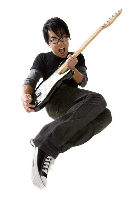 东方人,一个人,跳,竖图,室内,白天,白色背景,正面,运动鞋,鞋子,亚洲,仅一个男性,仅一个人,一副,一双,握,服装,眼镜,电吉他,乐器,弦乐器,弹奏,演奏,大喊,注视,休闲装,黄种人,仅一个年轻男性,一个,衣服,观察,看,张嘴,休闲,休闲服,握着,摄影,服饰,影棚,单个,观看,休闲鞋,大叫,察看,关注,弹拨弦鸣乐器,近视眼镜,张大嘴巴,大呼,男人,男性,年轻男性,亚洲人,张开嘴,跳跃,彩图,全身,影棚拍摄,拍摄,弹拨弦乐器