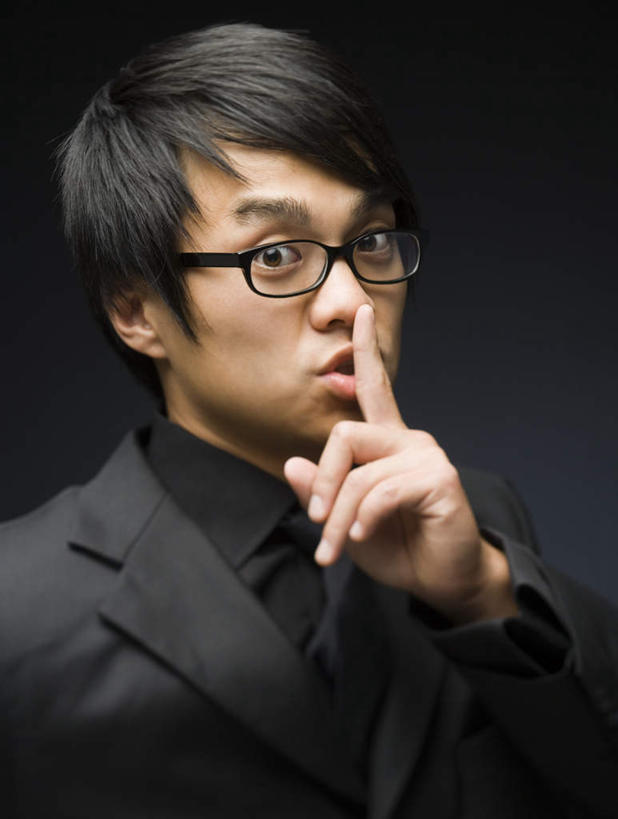 东方人,脸,头,脸颊,头发,一个人,商务人士,商务男性,竖图,室内,特写,白天,正面,衬衫,亚洲,仅一个男性,仅一个人,一副,黑色背景,套装,眼镜,领带,注视,黄种人,肩膀,仅一个年轻男性,黑色,观察,看,手势,手指,安静,摄影,影棚,观看,察看,象征,庄重,食指,关注,商务装,身份,近视眼镜,工薪阶层,正式,地位,男人,男性,年轻男性,亚洲人,头部,直发,脸部,脸蛋,面部,白领,上班族,半身,彩图,影棚拍摄,衬衣,拍摄,短发