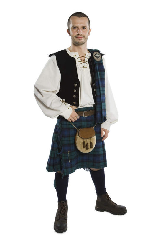 西方人,一个人,站,竖图,室内,白天,白色背景,正面,民族服装,裙子,欧洲,欧洲人,仅一个男性,仅一个人,仅一个中年男性,注视,手叉腰,叉腰,观察,看,站着,短裙,摄影,服饰,影棚,观看,半身裙,察看,关注,欧洲文化,苏格兰短裙,男人,男性,中年男性,白种人,站立,彩图,全身,影棚拍摄,传统服装,民俗服,拍摄