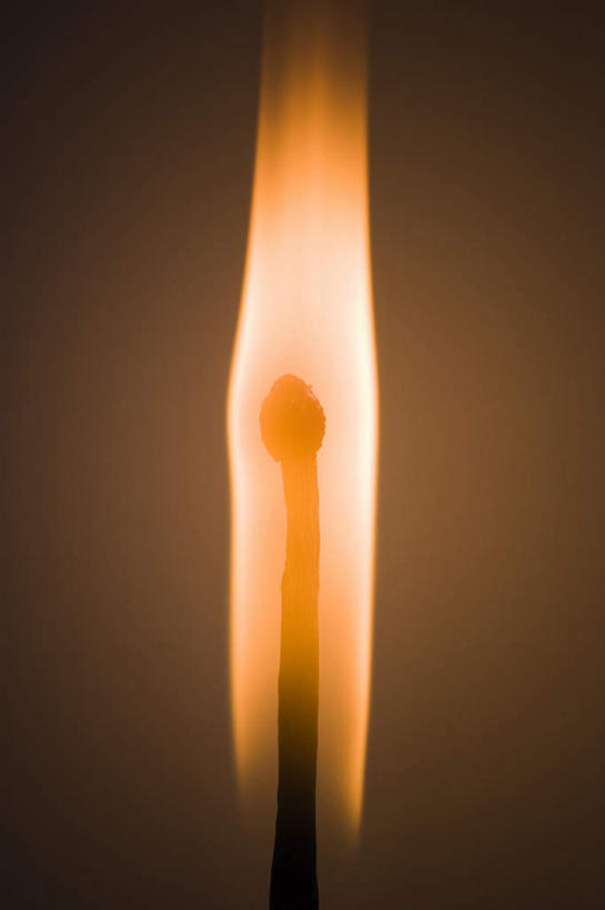 无人,竖图,室内,特写,白天,正面,热情,静物,火,一根,黑色背景,木制,火柴,火焰,燃烧,木制品,点燃,摄影,影棚,洋火,火柴梗,取火工具,彩图,影棚拍摄,拍摄