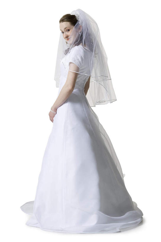 西方人,一个人,新娘,站,竖图,室内,白天,白色背景,侧面,婚纱,婚礼,快乐,欧洲,欧洲人,仅一个年轻女性,仅一个女性,仅一个人,头纱,庆祝,结婚,扭头,注视,白色,观察,看,站着,转头,喜庆,摄影,影棚,观看,纪念,察看,卫生,关注,纯真,洁净,光明,恬静,中间色,朴素,清白,年轻女性,女人,女性,白种人,站立,彩图,全身,影棚拍摄,婚礼服,礼服,高兴,拍摄,婚礼头纱