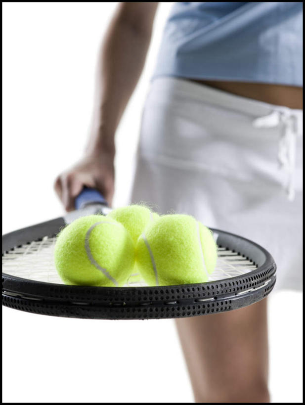 西方人,手,一个人,运动员,站,竖图,室内,特写,白天,白色背景,正面,裙子,运动服,锻炼,运动,网球,欧洲,欧洲人,仅一个年轻女性,仅一个女性,仅一个人,握,服装,网球拍,球拍,网球装备,拿,拿着,运动器械,衣服,站着,手部,健身器械,握着,短裙,摄影,服饰,影棚,半身裙,单手,衣着,穿着,健身器材,衣饰,体育,网球运动,年轻女性,女人,女性,白种人,体育运动员,运动选手,站立,半身,彩图,影棚拍摄,健身,拍摄,运动器材,运动装