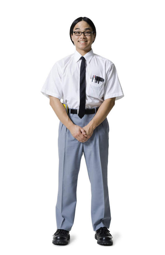 东方人,一个人,站,笑,双手交叉,微笑,露齿笑,竖图,室内,白天,白色背景,正面,制服,亚洲,仅一个男性,仅一个人,服装,笔,眼镜,办公用品,领带,注视,黄种人,腰带,水笔,文具,仅一个年轻男性,衣服,学习用品,观察,看,站着,校服,摄影,服饰,影棚,观看,皮带,文具用品,察看,象征,衣着,庄重,穿着,关注,身份,近视眼镜,配饰,学生服,正式,地位,裤带,衣饰,男人,男性,年轻男性,亚洲人,十字手,站立,彩图,全身,影棚拍摄,拍摄