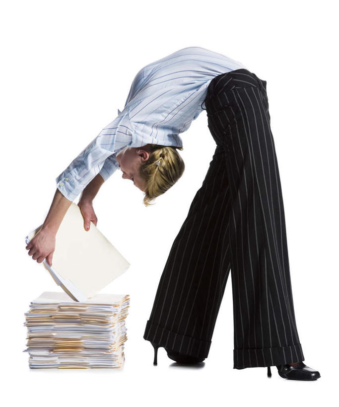 东方人,一个人,商务人士,商务女性,竖图,室内,白天,白色背景,侧面,衬衫,阅读,报纸,亚洲,仅一个年轻女性,仅一个女性,仅一个人,表演,握,学习,套装,服装,裤子,拿,拿着,注视,黄种人,衣服,杂技,白色,黑色,观察,看,浏览,握着,摄影,服饰,影棚,观看,察看,演出,下腰,衣着,穿着,关注,商务装,工薪阶层,衣饰,年轻女性,女人,女性,亚洲人,白领,上班族,彩图,全身,影棚拍摄,衬衣,拍摄