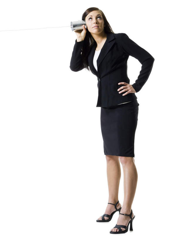 西方人,一个人,站,笑,微笑,竖图,室内,白天,白色背景,正面,金属制品,欧洲,欧洲人,仅一个年轻女性,仅一个女性,仅一个人,握,服装,金属,包装,罐子,拿,听,拿着,注视,休闲装,手叉腰,饮料,衣服,黑色,容器,叉腰,观察,看,站着,休闲,休闲服,握着,摄影,服饰,影棚,易拉罐,观看,察看,关注,听筒,年轻女性,女人,女性,白种人,站立,彩图,全身,影棚拍摄,拍摄