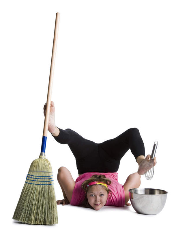 东方人,一个人,躺,竖图,室内,白天,白色背景,正面,锻炼,烹饪,运动,厨具,金属制品,亚洲,仅一个年轻女性,仅一个女性,仅一个人,弯腰,握,服装,金属,工具,扫帚,陶瓷,陶瓷制品,拿,拿着,注视,休闲装,黄种人,衣服,杂技,粉色,容器,打蛋器,搅拌器,碗,观察,看,清洁,休闲,休闲服,活力,握着,摄影,服饰,影棚,观看,储藏,扫把,察看,卫生,优美,储存,关注,保洁,烹饪用具,笤帚,弯身,柔术,手动打蛋器,卧着,体育,年轻女性,女人,女性,亚洲人,烹调用具,烹调,躺着,卧,彩图,全身,影棚拍摄,健身,拍摄,柔身术,软功,贮存