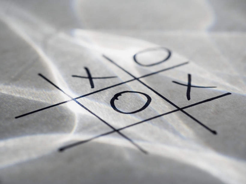 无人,横图,俯视,室内,特写,白天,游戏,静物,英文,标志,文字,纸,字符,字母,玩,娱乐,标识,休闲,摄影,影棚,活动,英文字母,发泄,消遣,智力,宣泄,玩耍,嬉戏,彩图,高角度拍摄,影棚拍摄,拍摄,井字游戏,连珠游戏