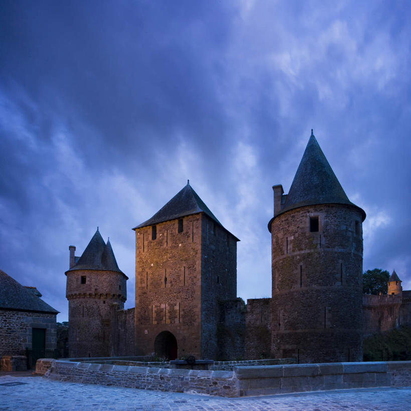 无人,横图,室外,白天,仰视,旅游,度假,日落,标志建筑,地标,建筑,堡垒,城堡,墙,晚霞,霞光,落日,娱乐,建设,墙壁,墙面,黄昏,享受,休闲,旅游胜地,彩霞,放松,要塞,夕照,设防,夕阳,彩图,低角度拍摄,斜阳