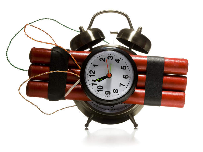 无人,横图,室内,特写,白天,白色背景,正面,竞争,高科技,科技,静物,炸药,炸弹,闹钟,对抗,冲突,军事,时间,科学,时钟,计时,破坏,一个,钟表,表,武器,战争,工业,摄影,影棚,单个,损坏,攻击,恐怖,威胁,对立,矛盾,兵器,弹药,防御,军方,军工业,国防,敌对,挫败,斗争,抗拒,抗衡,杀伤,威慑,危险,甘油炸药,钟,彩图,影棚拍摄,拍摄