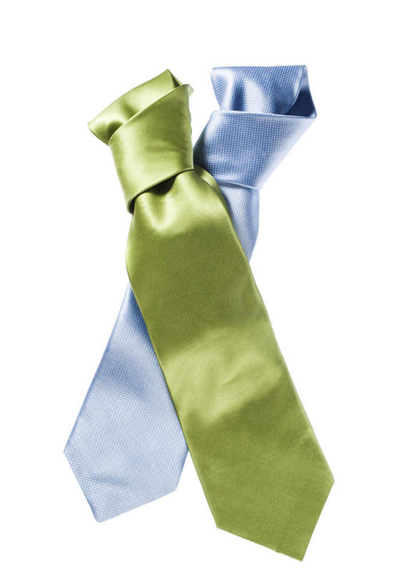 无人,竖图,室内,特写,白天,白色背景,正面,静物,两条,领带,蓝色,绿色,摄影,影棚,象征,庄重,身份,正式,地位,彩图,影棚拍摄,拍摄