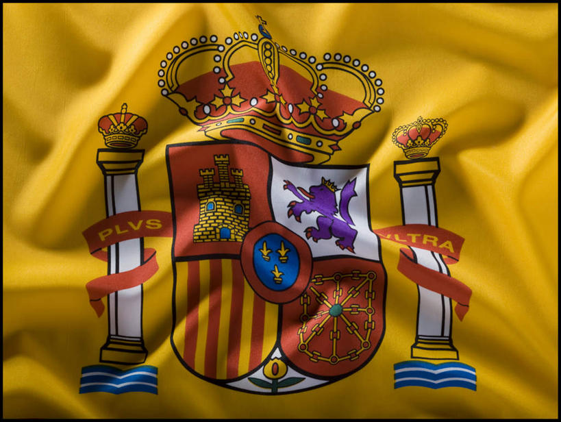 无人,横图,俯视,室内,特写,白天,静物,旗帜,国旗,皇冠,一面,柱子,黄色,红色,蓝色,摄影,影棚,权威,高贵,权力,统治,西班牙国旗,旗,王冠,彩图,高角度拍摄,影棚拍摄,拍摄